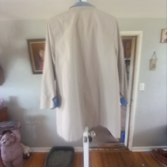 London Fog Womans Light Weight Jacket - Picture 4 of 4